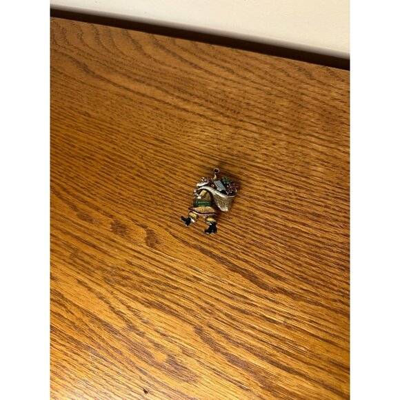 Vintage ART Arthur Pepper Enamel Rhinestone SANTA Gold Tone Brooch Pin Christmas - Picture 1 of 2